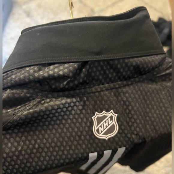 NHL Adidas quarter zip with hidden hood. Climastorm size XL (G100) - Picture 10 of 14